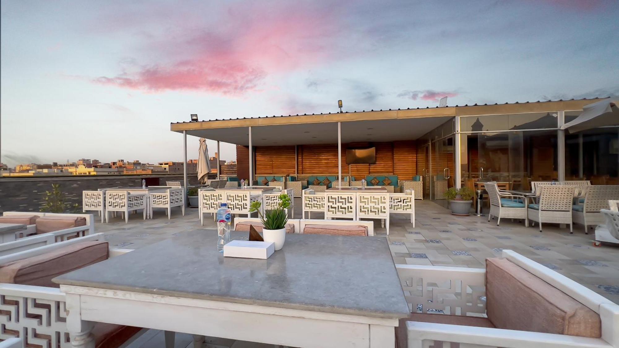 Pyramid Edge Hotel & Exclusive Pyramids View Rooftop Kafret el-Gabal Exterior foto